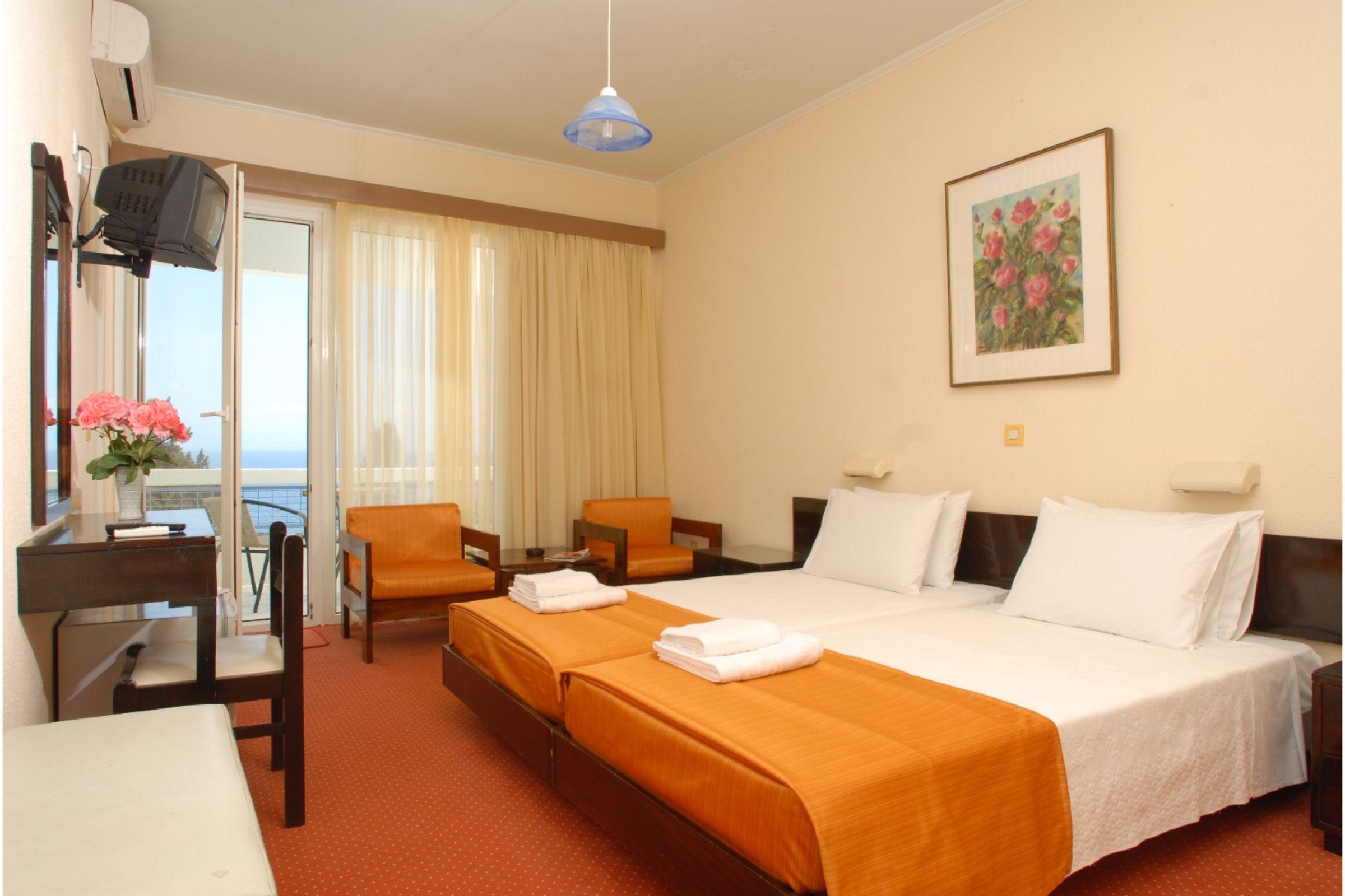 Alexandros Hotel 4*