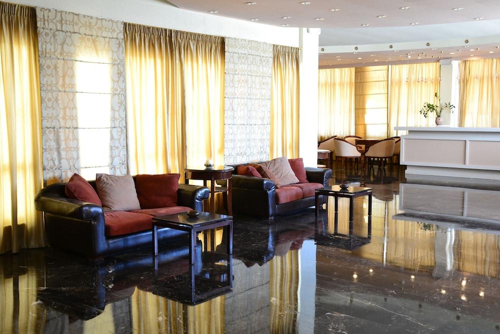 Alexandros Hotel