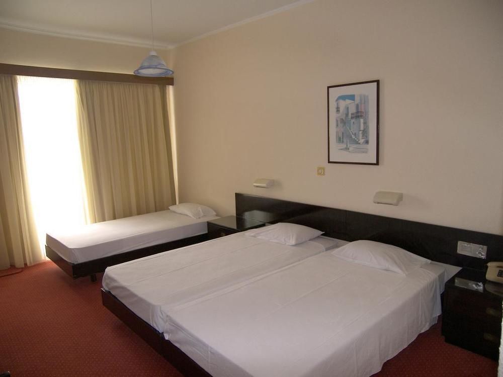 Alexandros Hotel 4*