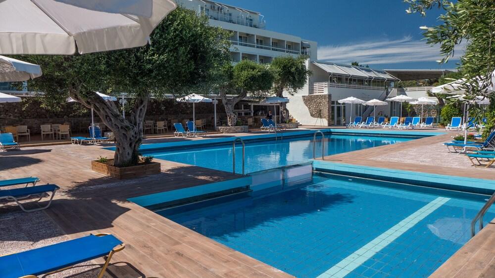 Hotel Alexandros 4*